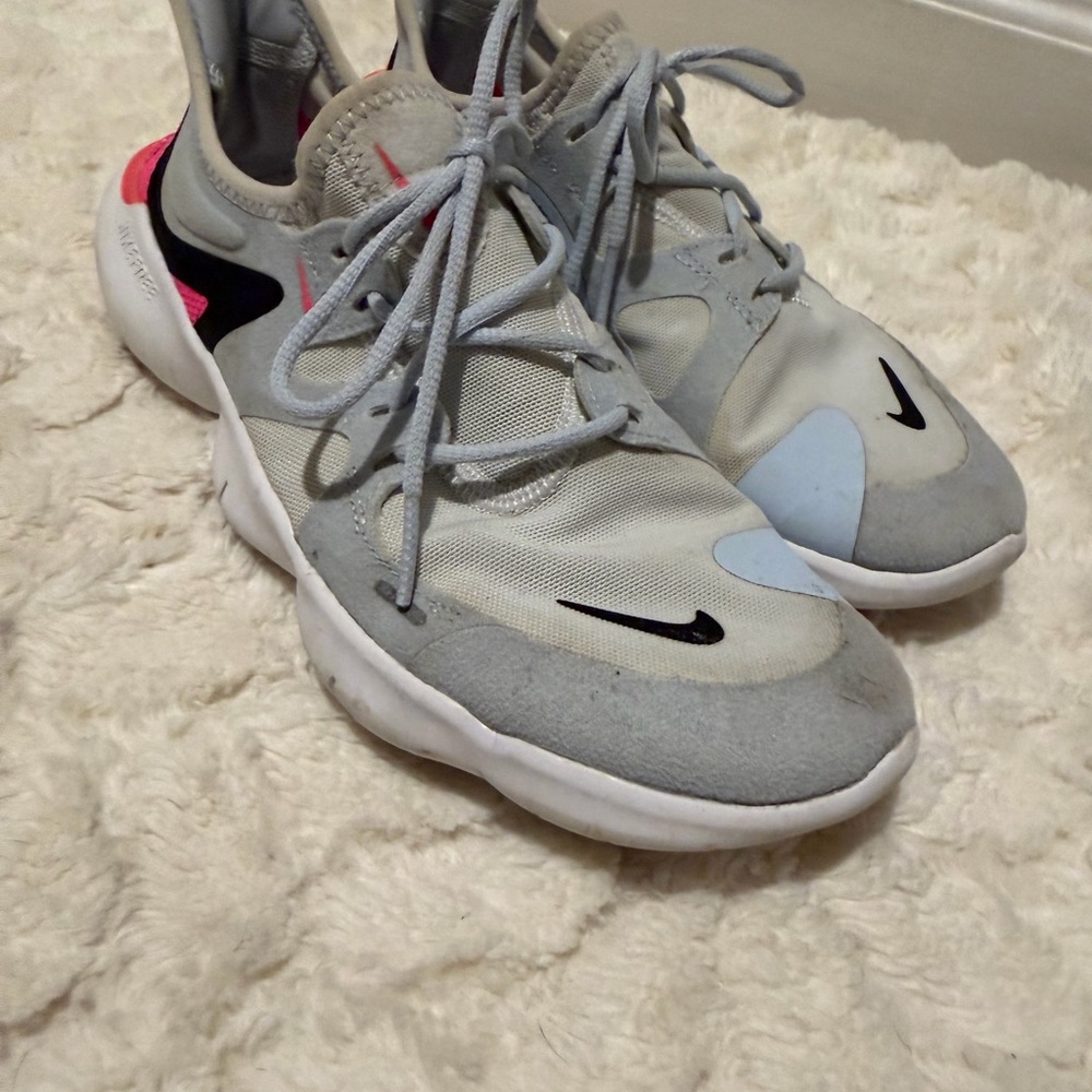 Nike Light Gray & Pink Women's Athletic Sneakers